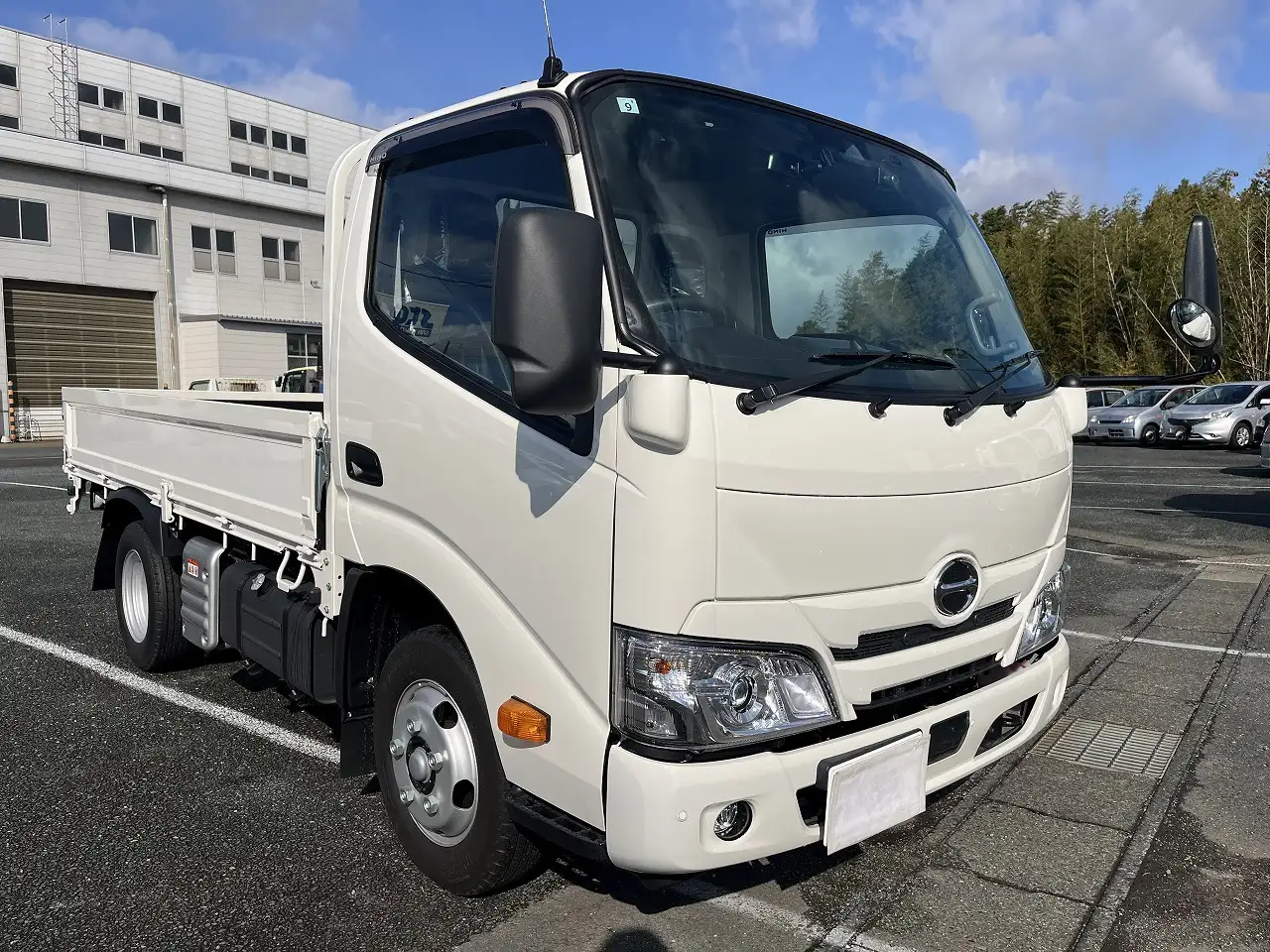 日野 デュトロ 小型 平ボディ 2KG-XZC605M R6の中古トラック画像2