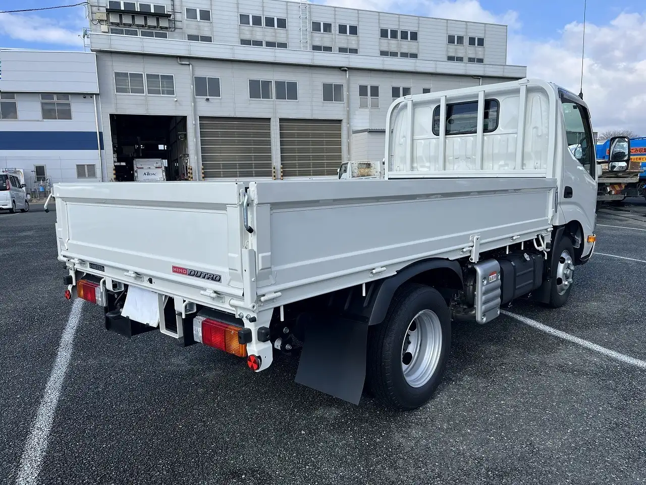 日野 デュトロ 小型 平ボディ 2KG-XZC605M R6の中古トラック画像3