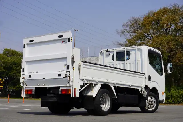 日産 アトラス 小型 平ボディ パワーゲート TKG-SZ2F24の中古トラック画像3