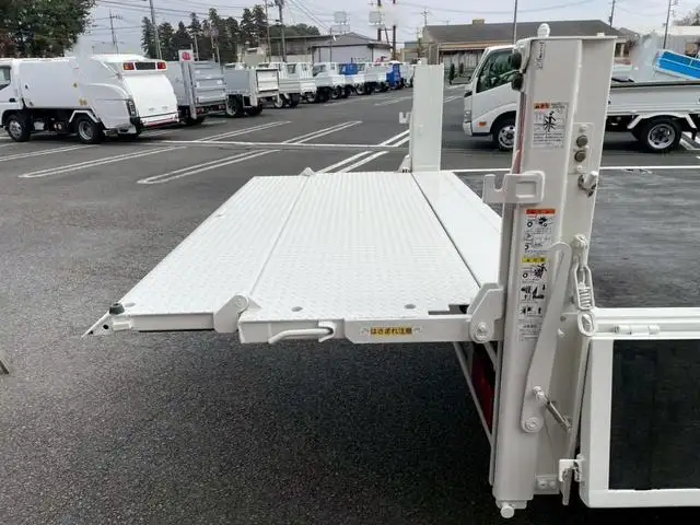 いすゞ エルフ 小型 平ボディ パワーゲート の中古トラック画像6