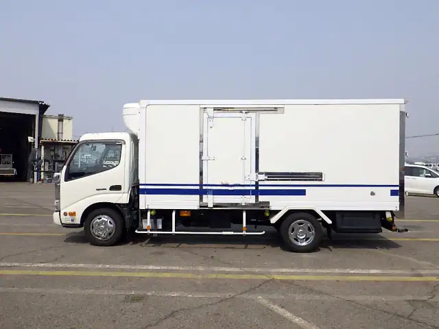 日野 デュトロ 小型 冷凍冷蔵 中温 床ステンの中古トラック画像5