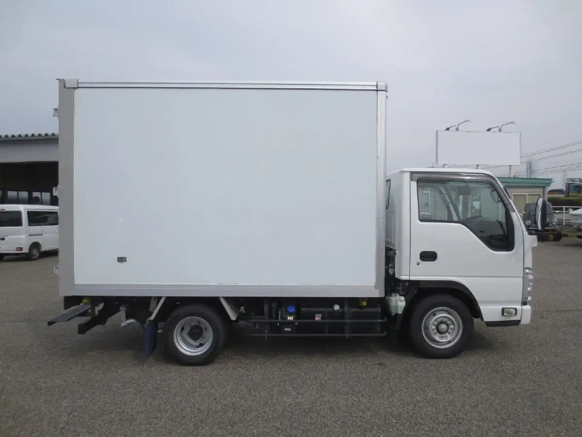 いすゞ エルフ 小型 アルミバン 2RG-NHR88AN R4の中古トラック画像4