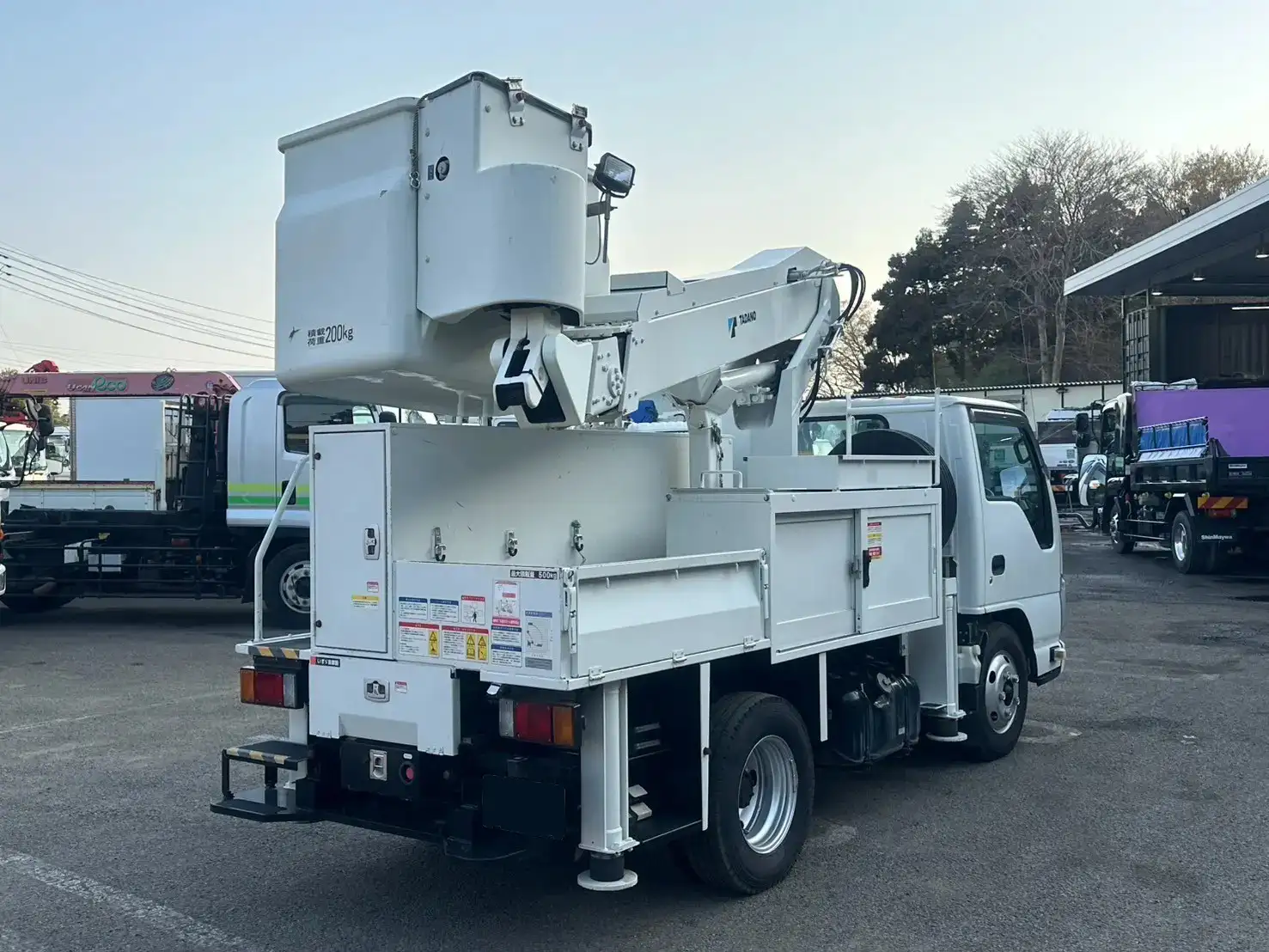 いすゞ エルフ 小型 高所・建柱車 高所作業車 電工仕様の中古トラック画像3