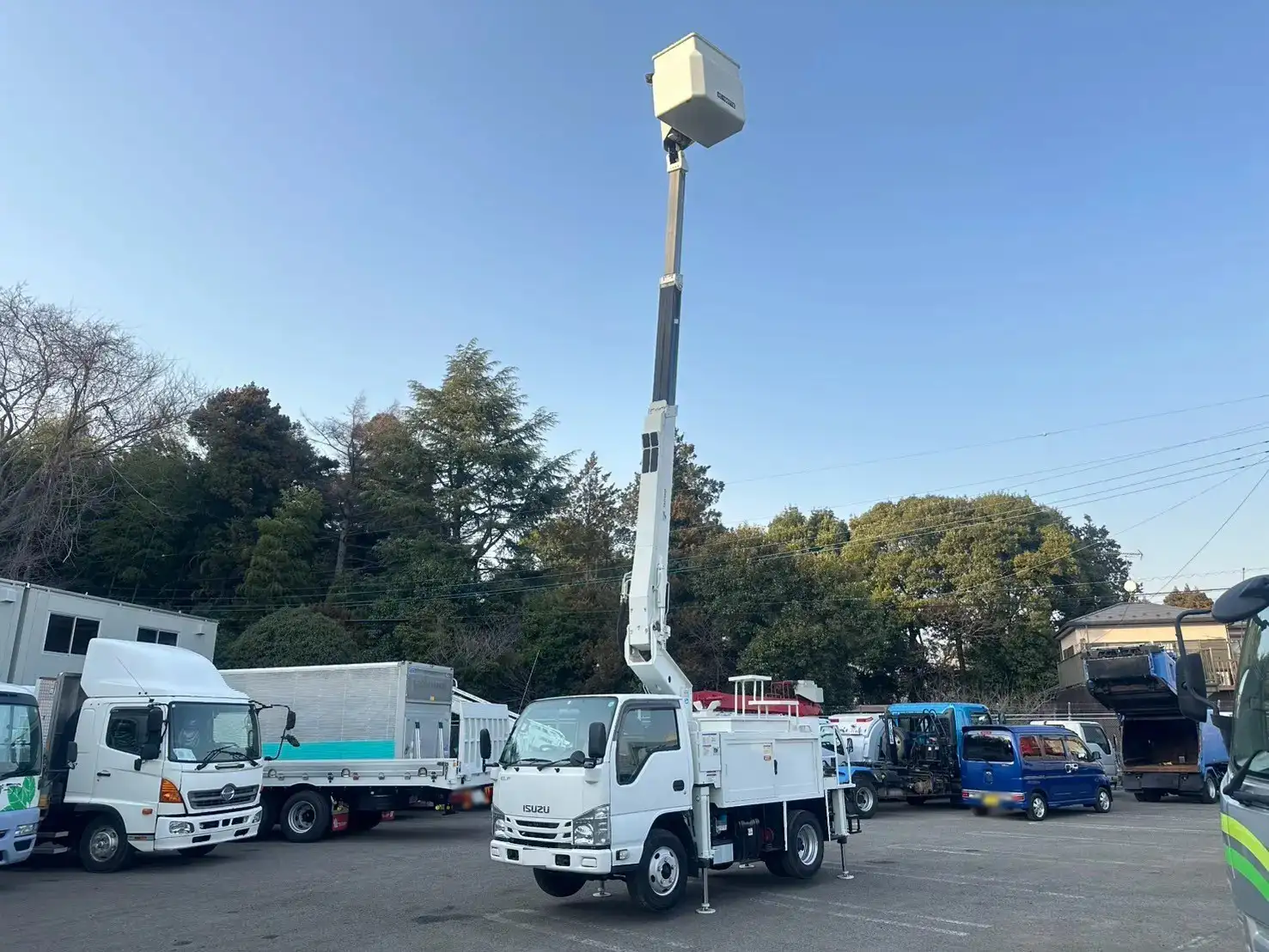 いすゞ エルフ 小型 高所・建柱車 高所作業車 電工仕様の中古トラック画像6