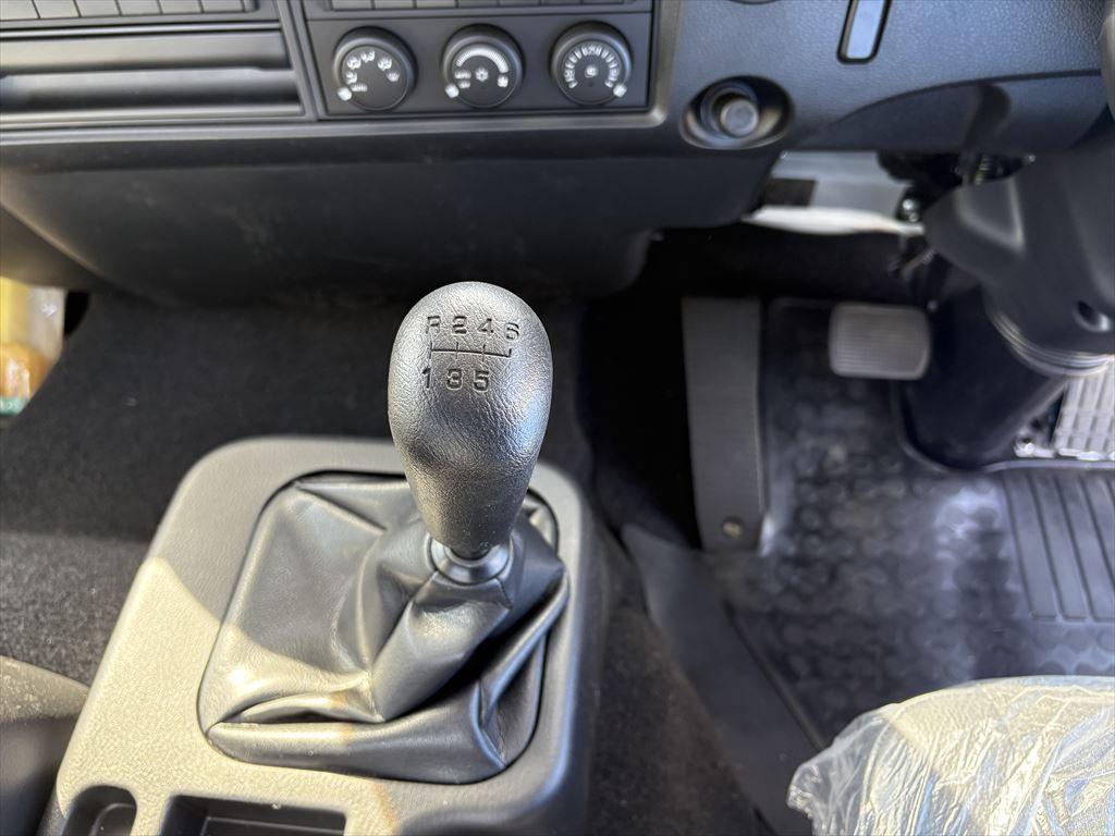 三菱 ファイター 中型/増トン 平ボディ ベッド 2KG-FK62Fの中古トラック画像15