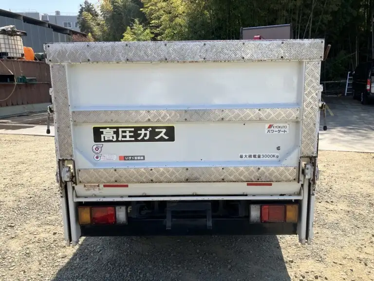 いすゞ エルフ 小型 平ボディ パワーゲート 床鉄板の中古トラック画像3
