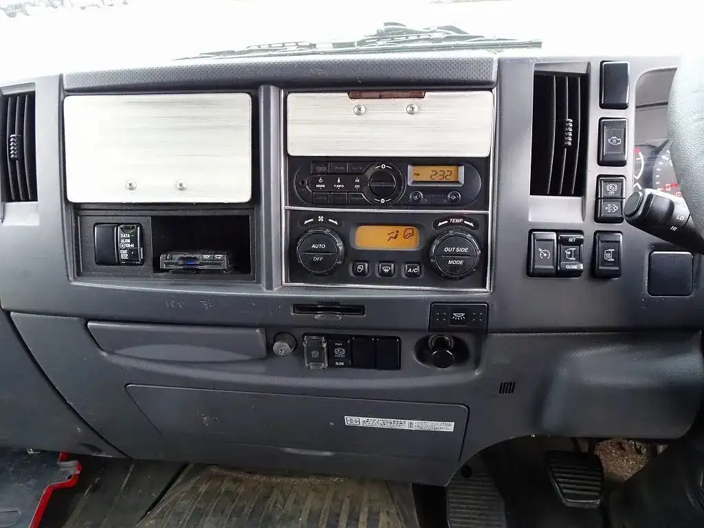 いすゞ フォワード 中型/増トン 平ボディ アルミブロック LKG-FTR90S2の中古トラック画像13