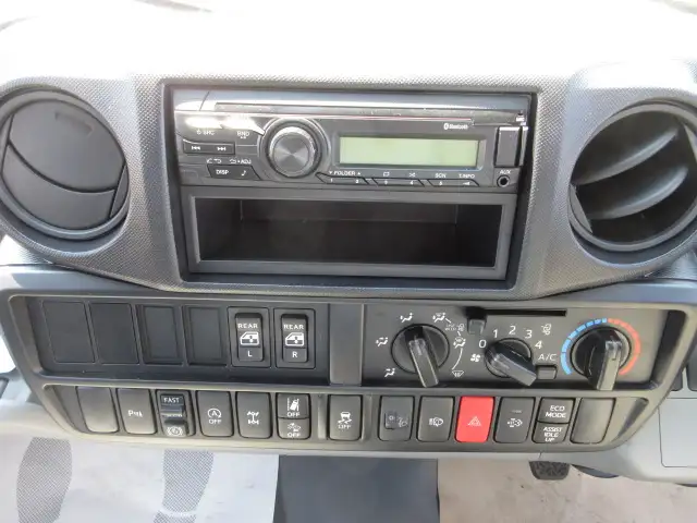 日野 デュトロ 小型 平ボディ Wキャブ 2DG-XZU685Mの中古トラック画像14