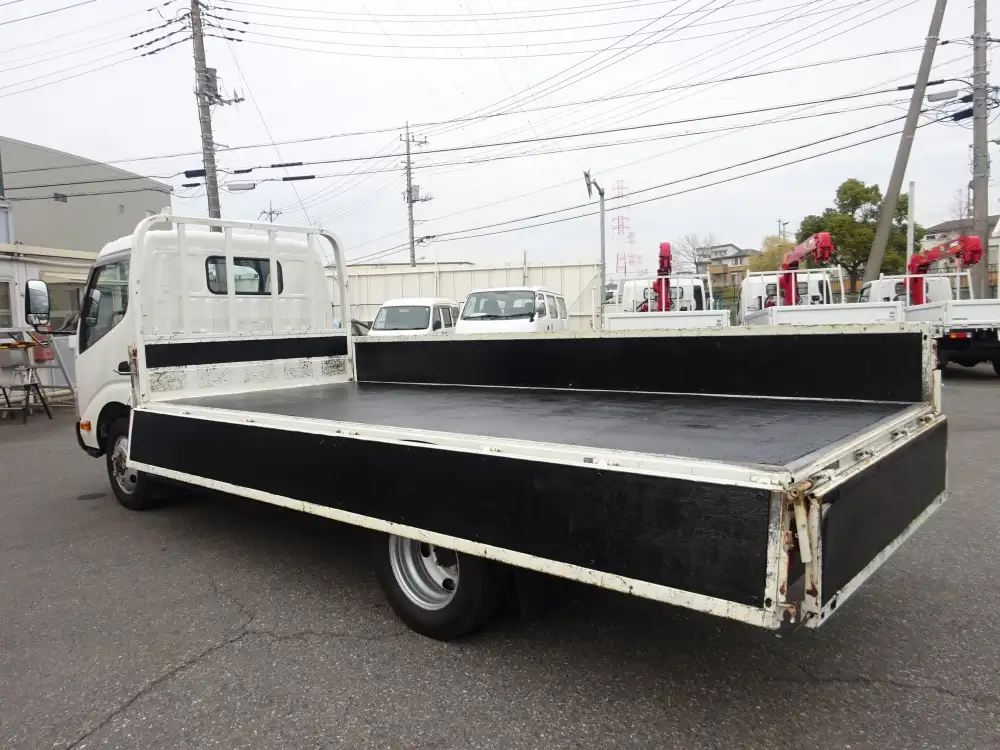 トヨタ ダイナ 小型 平ボディ TKG-XZU695 H28の中古トラック画像4