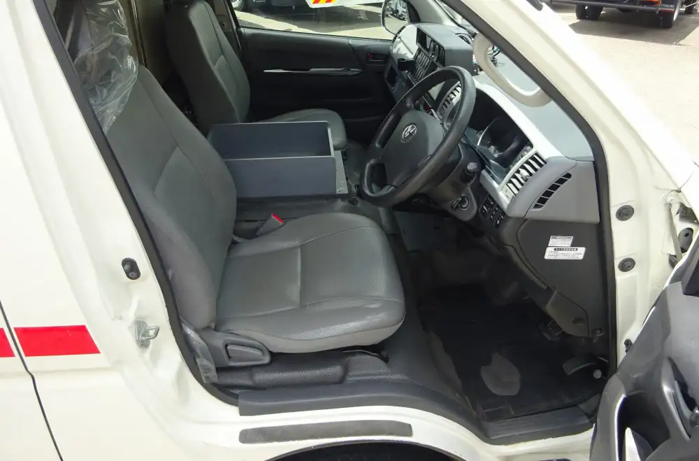 トヨタ ハイエース 小型 特殊車両 CBF-TRH226S H20の中古トラック画像6