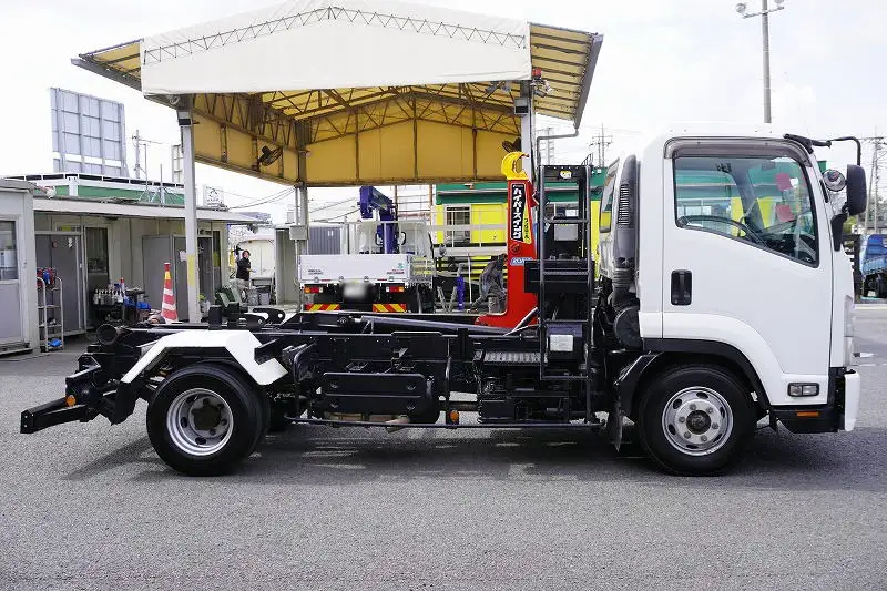 いすゞ フォワード 中型/増トン アームロール ツインホイスト 2RG-FRR90S2の中古トラック画像2