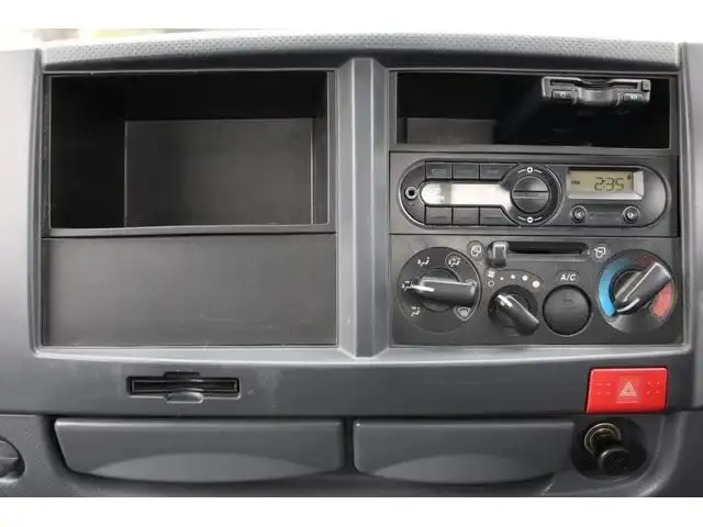 いすゞ エルフ 小型 平ボディ パワーゲート 床鉄板の中古トラック画像10