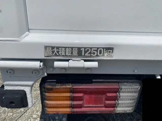 マツダ タイタン 小型 平ボディ 床鉄板 KK-WHS5Tの中古トラック画像9
