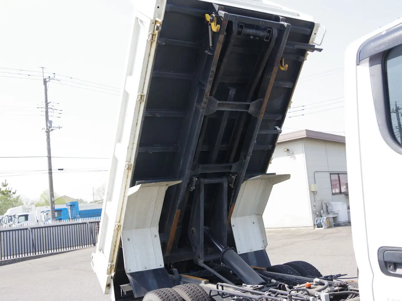 三菱 キャンター 小型 ダンプ ローダー 2RG-FBA60の中古トラック画像15