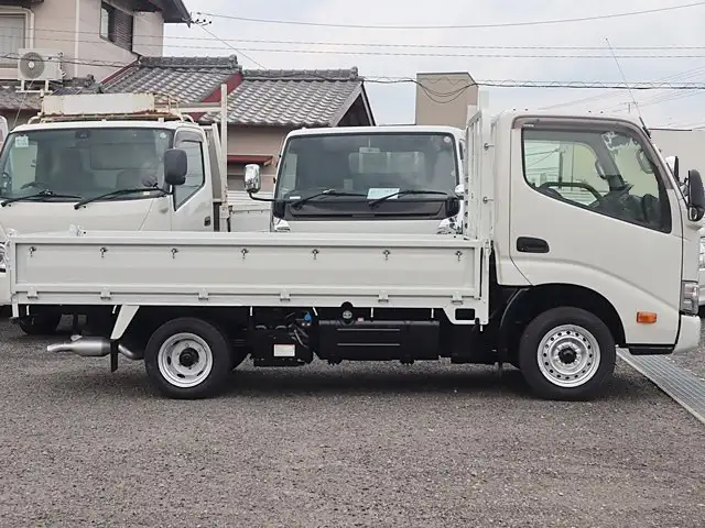 トヨタ ダイナ 小型 平ボディ 2DG-GDY231 R3の中古トラック画像3