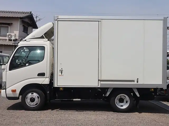 トヨタ ダイナ 小型 アルミバン サイドドア TKG-XZC605の中古トラック画像5