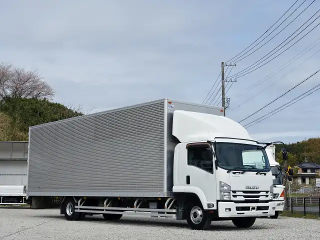 いすゞ フォワード 中型/増トン アルミバン エアサス ベッド｜画像1