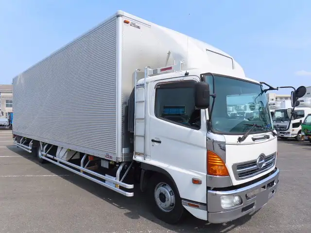 日野 レンジャー 中型/増トン アルミバン エアサス ベッドの中古トラック画像3