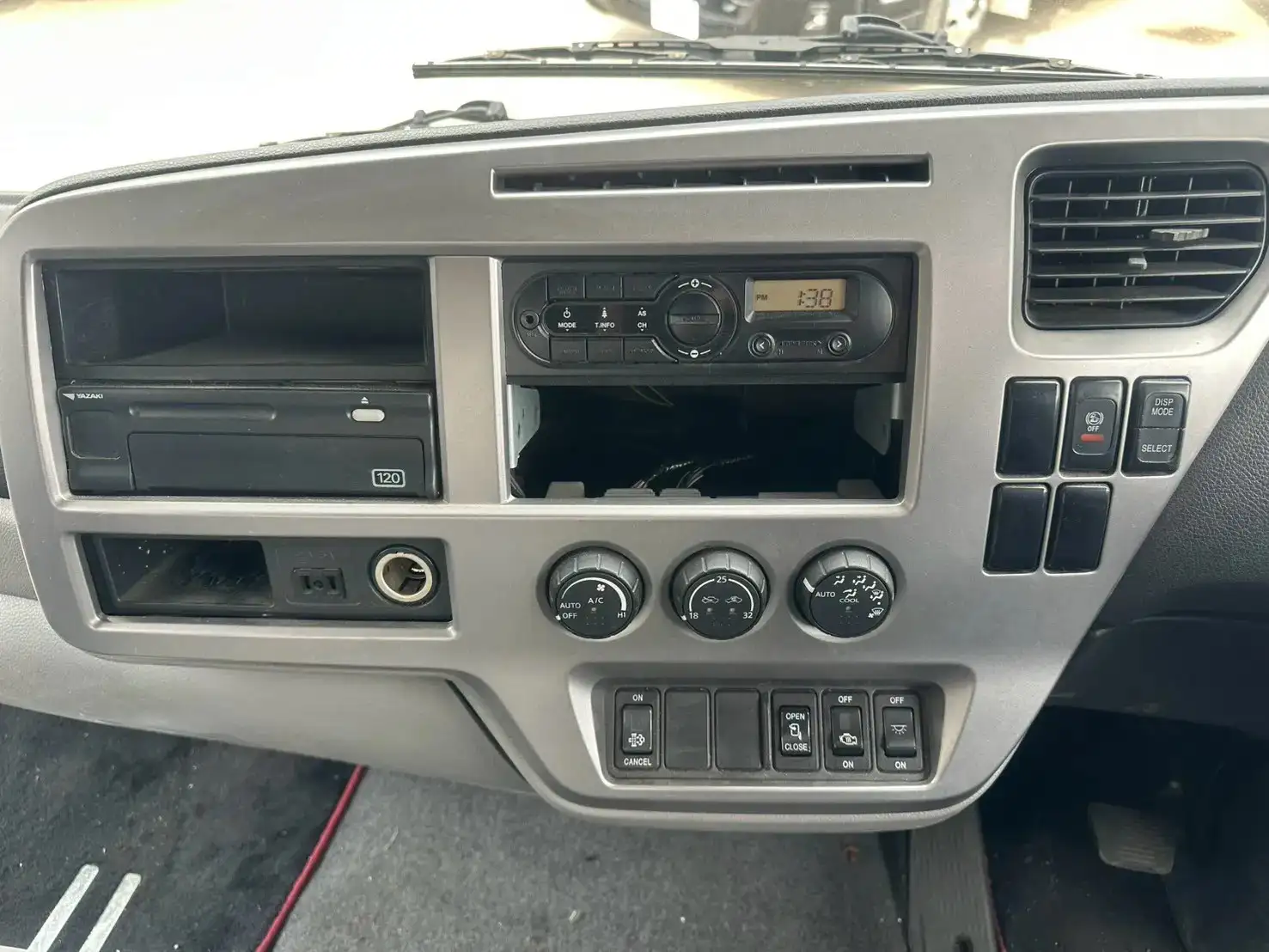 日産UD コンドル 中型/増トン 平ボディ アルミブロック TKG-MK38Lの中古トラック画像14