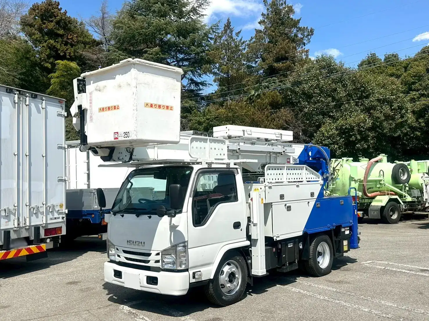 いすゞ エルフ 小型 高所・建柱車 高所作業車 電工仕様｜画像1