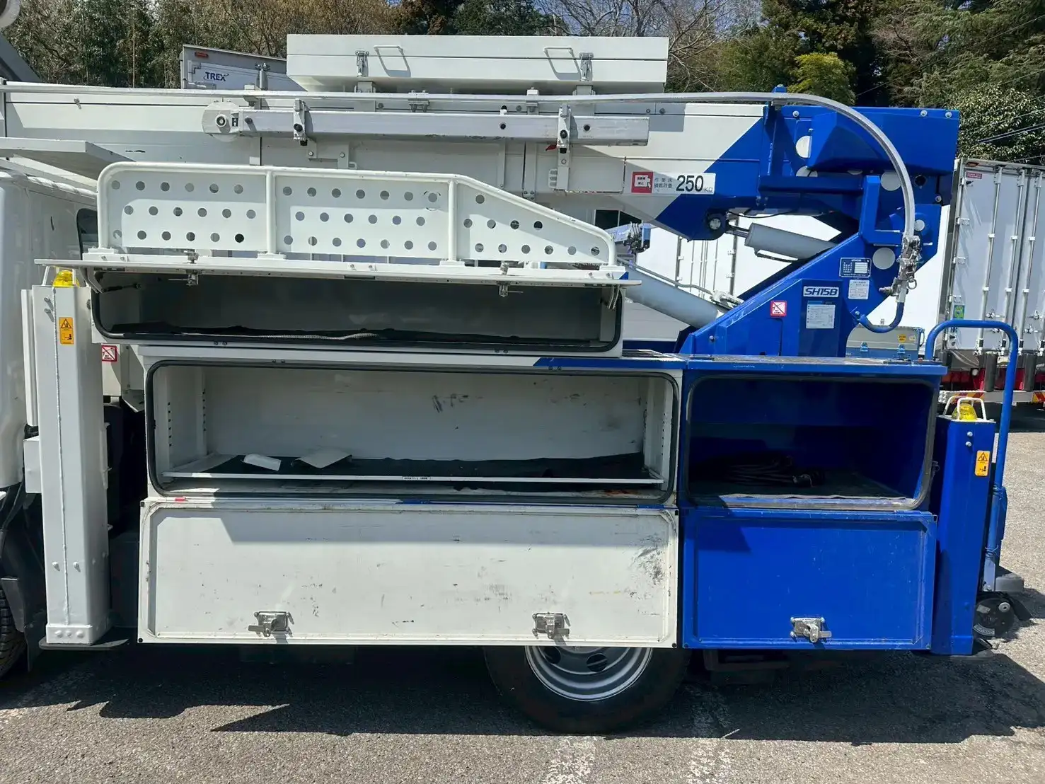いすゞ エルフ 小型 高所・建柱車 高所作業車 電工仕様の中古トラック画像6