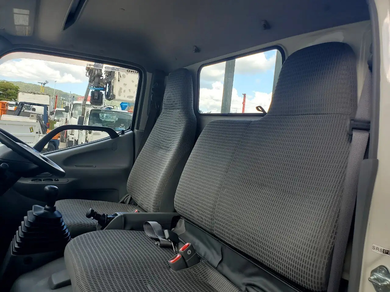 日野 デュトロ 小型 平ボディ TKG-XZU655M H28の中古トラック画像10