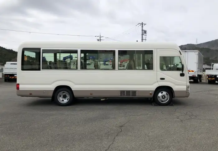 トヨタ コースター 小型 バス マイクロバス 2KG-GDB70の中古トラック画像3