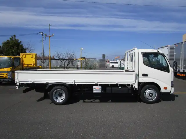 日野 デュトロ 小型 平ボディ 2RG-XZU655M R5の中古トラック画像3