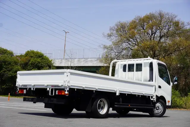 日野 デュトロ 小型 平ボディ 床鉄板 TKG-XZU710Mの中古トラック画像3