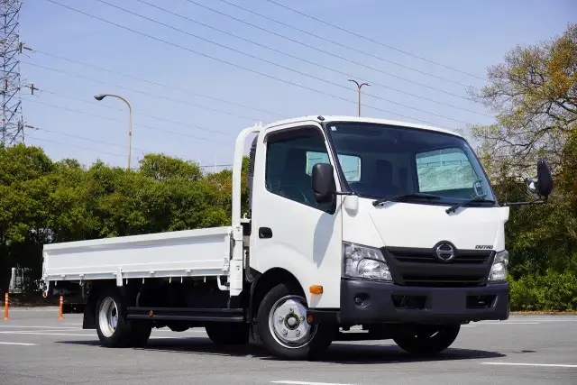 日野 デュトロ 小型 平ボディ 床鉄板 TKG-XZU710Mの中古トラック画像2