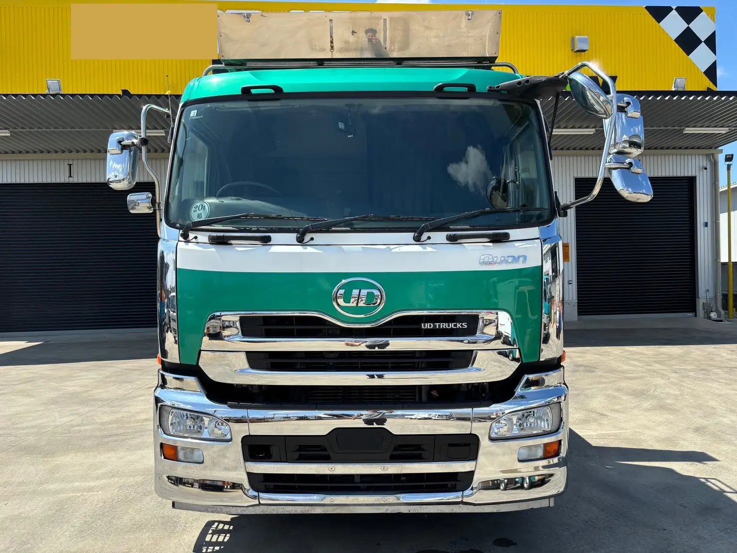 日産UD クオン 大型 平ボディ 床鉄板 アルミブロックの中古トラック画像2