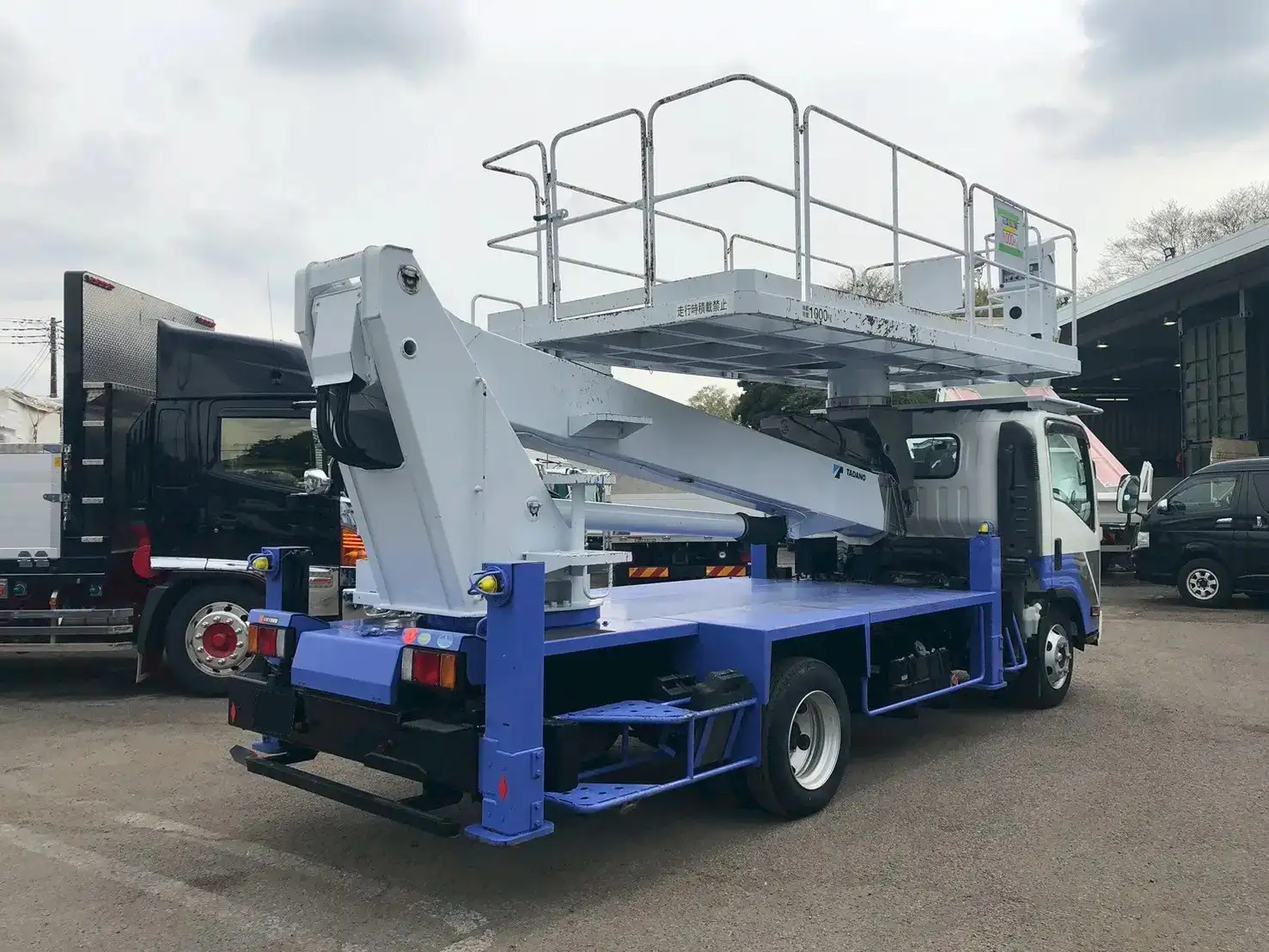 いすゞ エルフ 小型 高所・建柱車 高所作業車 TPG-NPR85Nの中古トラック画像3