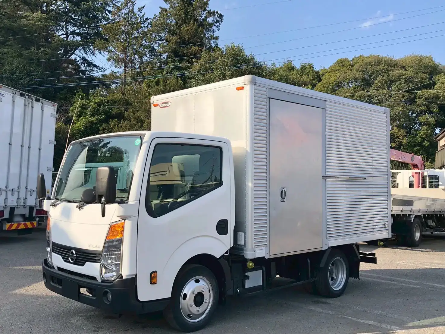 日産 アトラス 小型 アルミバン サイドドア 3枚観音｜画像1