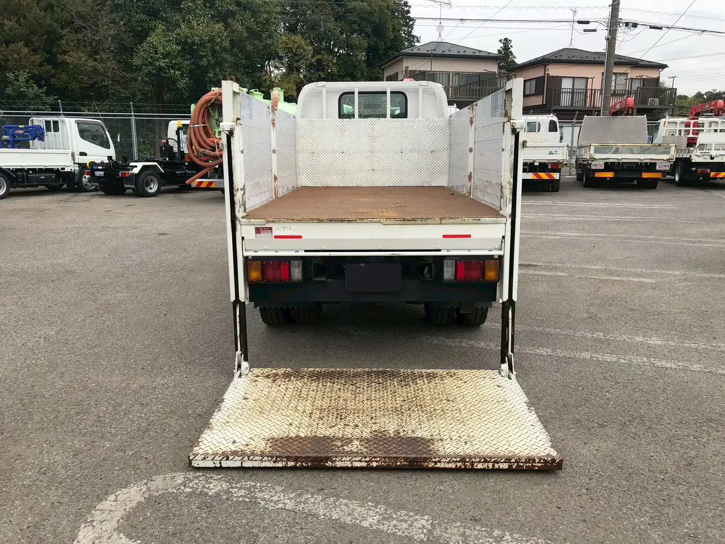 いすゞ エルフ 小型 平ボディ パワーゲート 床鉄板の中古トラック画像5