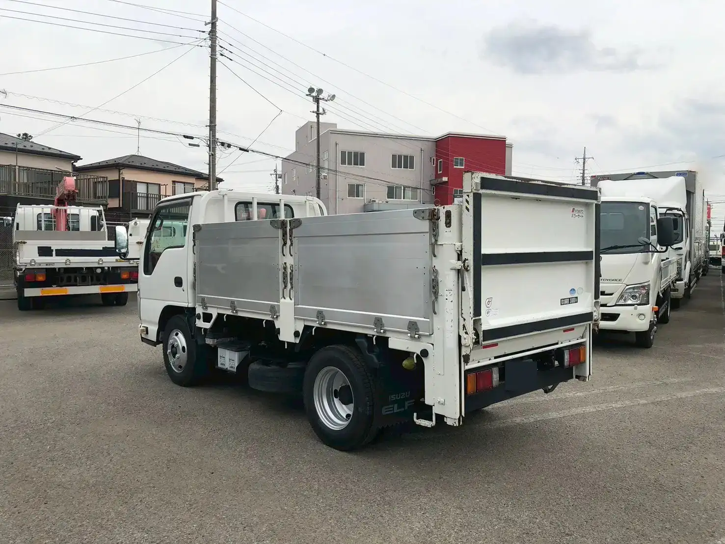 いすゞ エルフ 小型 平ボディ パワーゲート 床鉄板の中古トラック画像4