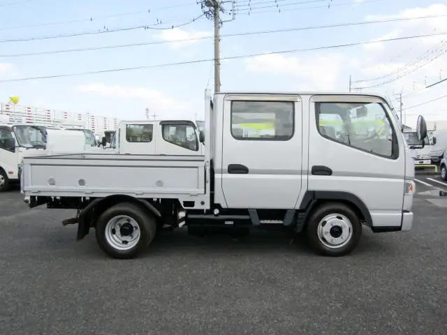 三菱 キャンター 小型 平ボディ Wキャブ 床鉄板の中古トラック画像3