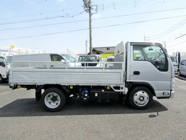 いすゞ エルフ 小型 平ボディ 2RG-NKR88A R3の中古トラック画像3