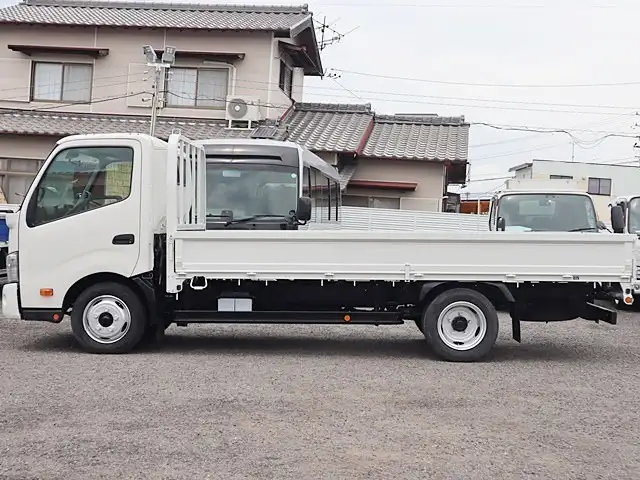 トヨタ トヨエース 小型 平ボディ 2RG-XZU710 R2の中古トラック画像5