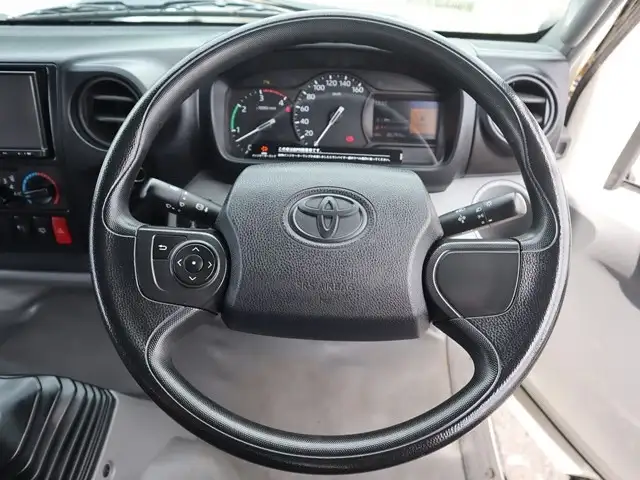 トヨタ トヨエース 小型 平ボディ 2RG-XZU710 R2の中古トラック画像13