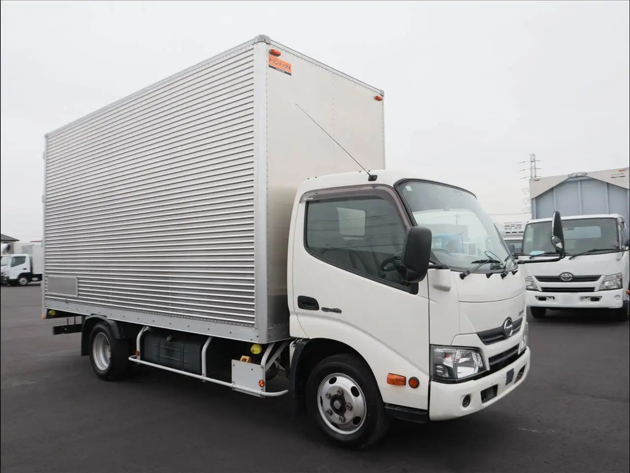 日野 デュトロ 小型 アルミバン サイドドア TKG-XZC655Mの中古トラック画像2