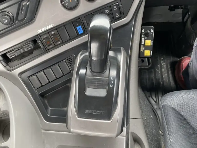日産UD クオン 大型 トラクター 1デフ エアサスの中古トラック画像14
