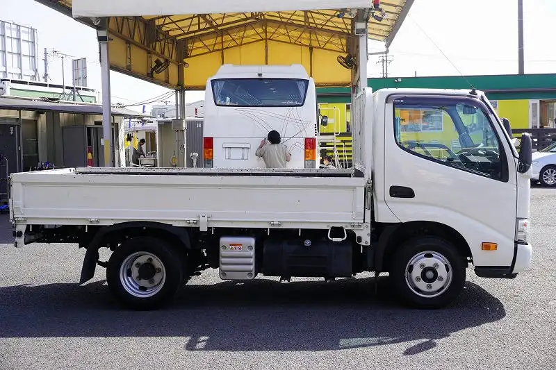 日野 デュトロ 小型 平ボディ 2RG-XZC605M R2の中古トラック画像2