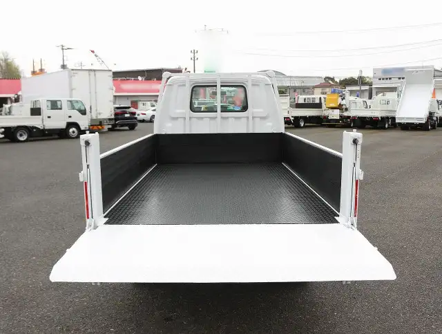 マツダ ボンゴ 小型 平ボディ パワーゲート 床鉄板の中古トラック画像8