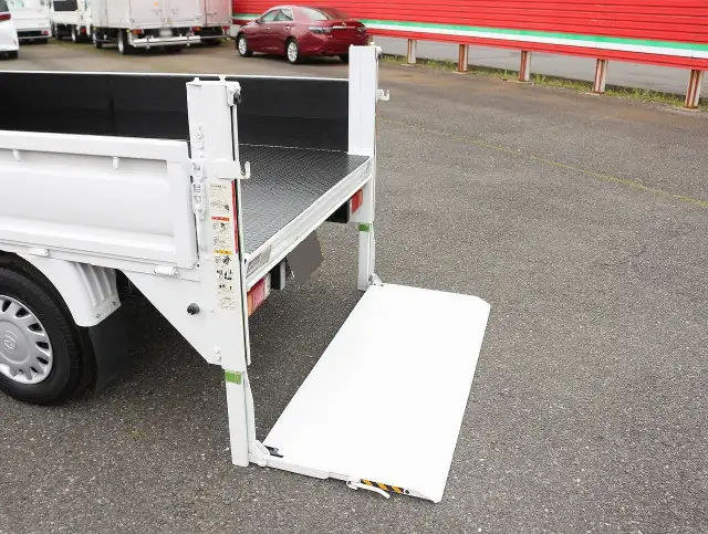マツダ ボンゴ 小型 平ボディ パワーゲート 床鉄板の中古トラック画像7