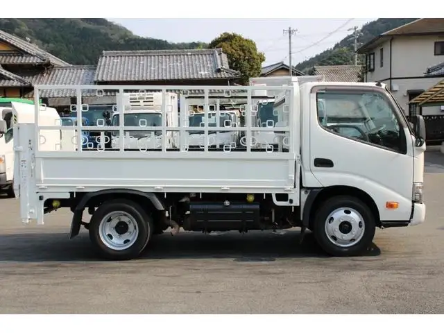 日野 デュトロ 小型 平ボディ パワーゲート 床鉄板の中古トラック画像3