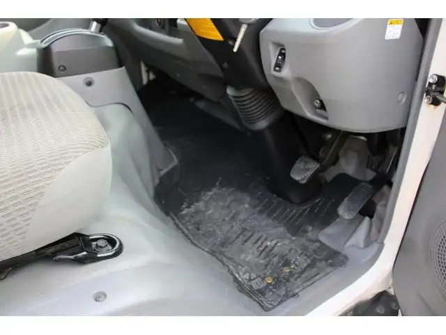 日野 デュトロ 小型 平ボディ パワーゲート 床鉄板の中古トラック画像14