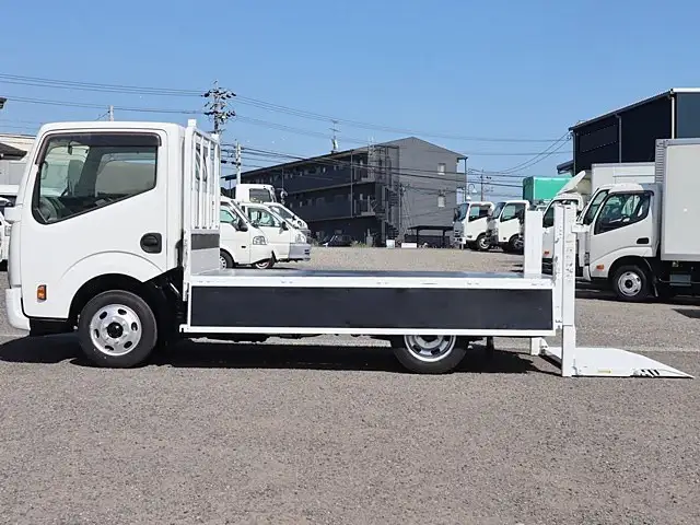 日産 アトラス 小型 平ボディ パワーゲート 床鉄板の中古トラック画像7
