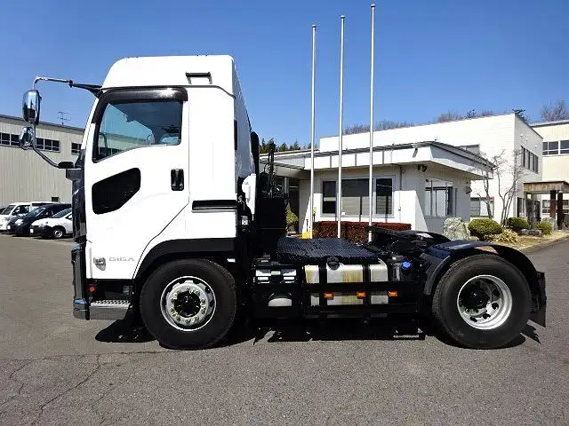 いすゞ ギガ 大型 トラクター ハイルーフ 1デフの中古トラック画像5