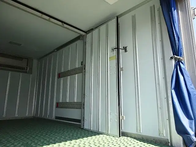 いすゞ エルフ 小型 冷凍冷蔵 低温 床アルミの中古トラック画像8