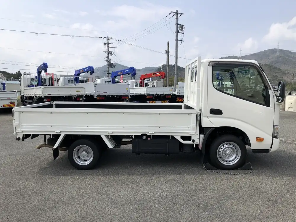 トヨタ ダイナ 小型 平ボディ QDF-KDY231 R2の中古トラック画像3